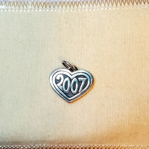 James Avery Retired 2007 Heart Charm
